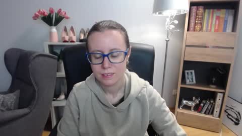 Snapshot of lizzy_sparkle chatting on November 2025 05:23:02 AM Lizzy online show from November 2025 05:23:02 AM