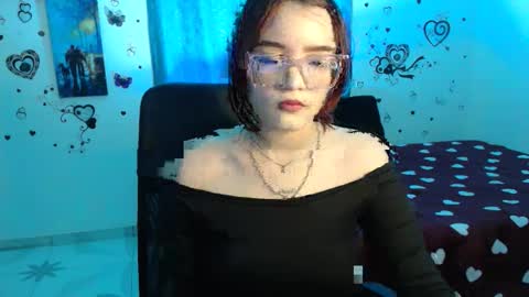 Snapshot of lizzyroses chatting on February 2025 12:28:01 PM Elizabeth but call me Lizz online show from February 2025 12:28:01 PM