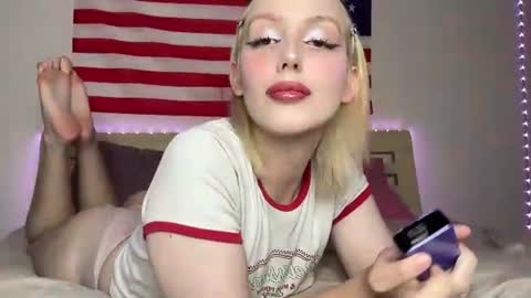 Snapshot of llinabarbie chatting on August 2026 05:00:02 PM Alina online show from August 2026 05:00:02 PM
