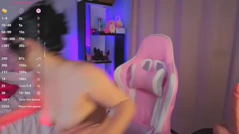 Snapshot of loaluxury chatting on November 2025 11:40:02 PM Pamela online show from November 2025 11:40:02 PM