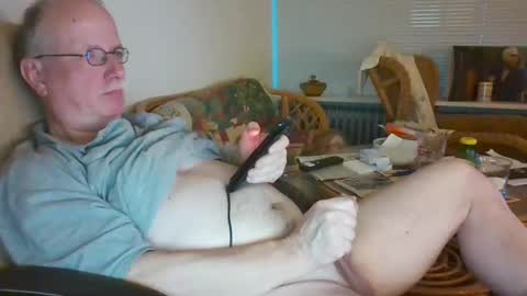 Snapshot of loewe39238 chatting on January 2025 07:04:02 AM loewe39238 online show from January 2025 07:04:02 AM