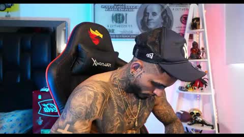 logan_hugh8 online show from February 2025 05:17:02 PM