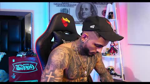 logan_hugh8 online show from February 2025 07:48:02 AM