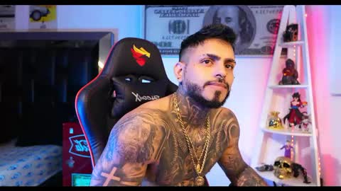 logan_hugh8 online show from March 2025 10:17:01 AM