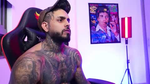 logan_hugh8 online show from November 2025 06:46:02 AM