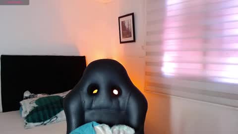 logan online show from September 2025 06:53:01 PM