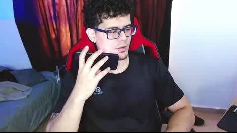 Loganandrwz online show from February 2026 01:28:01 PM