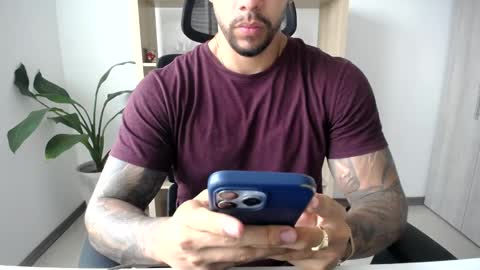 Logan Wolfp online show from May 2026 10:22:02 PM