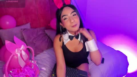 Lola online show from April 2026 03:35:01 PM