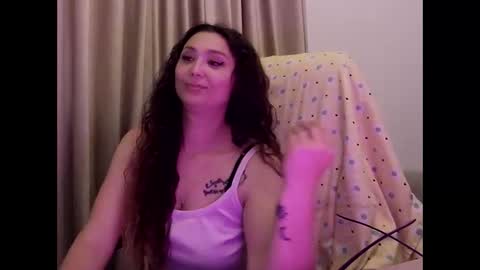 Snapshot of lola_creolla chatting on May 2026 02:57:02 PM lola online show from May 2026 02:57:02 PM