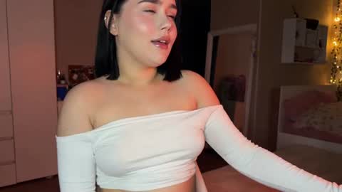 lola_razee online show from June 2026 10:34:02 PM