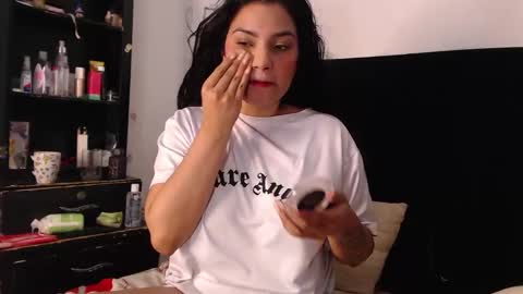 Snapshot of lolaa_staars chatting on December 2024 05:32:01 PM lolaa_staars online show from December 2024 05:32:01 PM