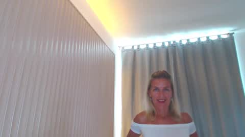 Snapshot of lolaaelita chatting on December 2024 06:55:02 AM Lola online show from December 2024 06:55:02 AM