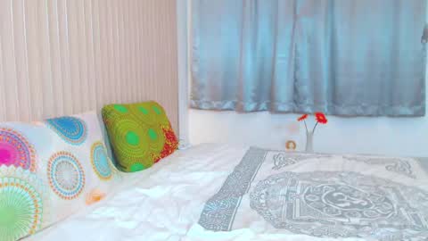 Snapshot of lolaaelita chatting on December 2024 02:37:02 PM Lola online show from December 2024 02:37:02 PM