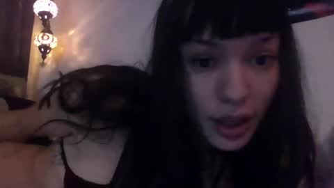 Snapshot of lolaandthegun chatting on February 2026 11:58:01 AM LolaAndTheGun online show from February 2026 11:58:01 AM