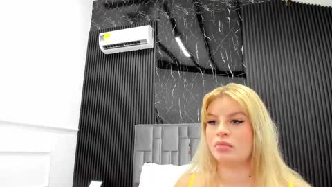 Lola Angel online show from February 2026 07:51:01 PM