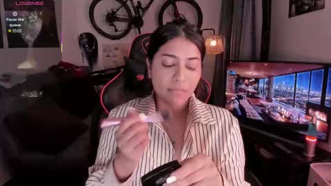 lolaasmith_21 online show from January 2026 12:05:02 AM