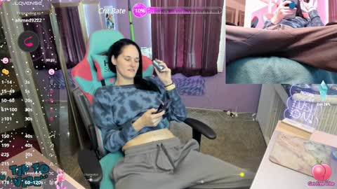 Snapshot of lolabunny9 chatting on December 2024 03:50:02 PM Lola online show from December 2024 03:50:02 PM
