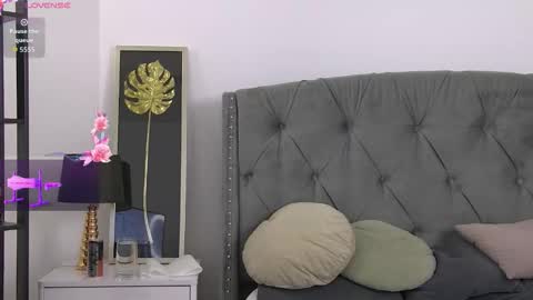 Snapshot of lolabuttie chatting on November 2025 05:57:01 PM Lola new tits boobs ass stepsis online show from November 2025 05:57:01 PM