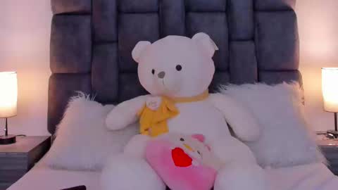 LolaCoper online show from January 2025 01:02:01 AM