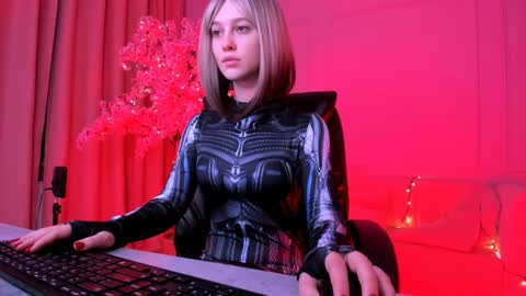 lolalemona online show from December 2024 07:24:02 AM