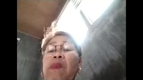 Snapshot of lolamommie chatting on November 2025 04:45:02 AM tey online show from November 2025 04:45:02 AM