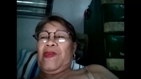 Snapshot of lolamommie chatting on November 2025 06:46:01 AM tey online show from November 2025 06:46:01 AM