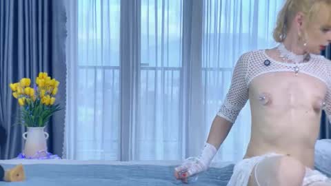 lolaspaists online show from October 2025 12:54:01 AM