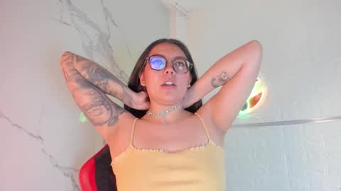 Snapshot of lolaxxxperiience chatting on October 2025 11:32:02 AM Lola online show from October 2025 11:32:02 AM