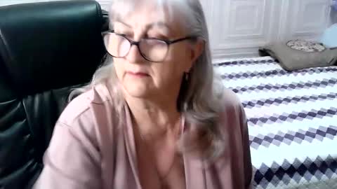 LolkaAlyss online show from November 2025 02:12:02 AM