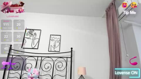 Snapshot of lollavibes chatting on December 2025 05:55:02 AM Lolla online show from December 2025 05:55:02 AM