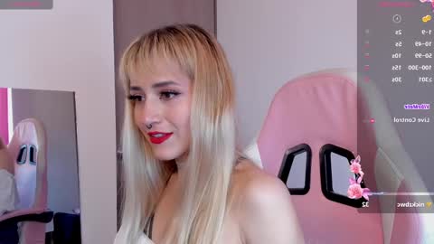 Snapshot of lolly_js_ chatting on December 2024 03:31:02 PM Lolly online show from December 2024 03:31:02 PM