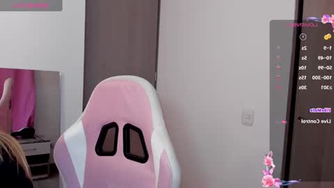 Snapshot of lolly_js_ chatting on January 2025 03:38:01 AM Lolly online show from January 2025 03:38:01 AM