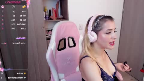 Snapshot of lolly_js_ chatting on February 2025 01:55:01 AM Lolly online show from February 2025 01:55:01 AM