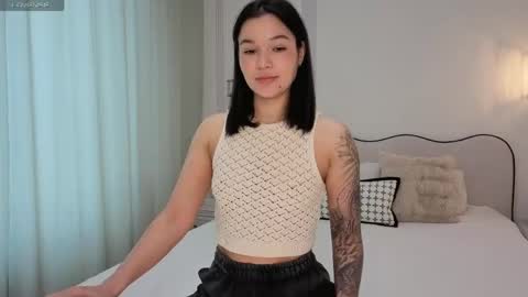 Snapshot of lolly_turner chatting on May 2026 05:13:01 AM lolly_turner online show from May 2026 05:13:01 AM