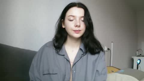 Snapshot of lollylol11 chatting on November 2025 11:27:02 AM Lilly online show from November 2025 11:27:02 AM