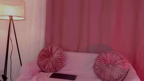 Snapshot of lollypetitte_ chatting on October 2025 04:51:02 AM Lolly online show from October 2025 04:51:02 AM