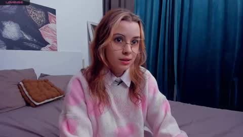 Lona online show from September 2025 07:03:02 PM