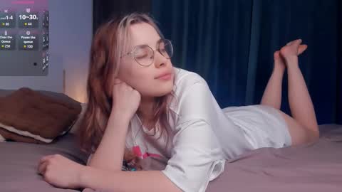 Lona online show from November 2025 06:43:02 PM