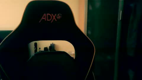 Snapshot of london_man1988 chatting on December 2024 10:16:01 AM london_man1988 online show from December 2024 10:16:01 AM