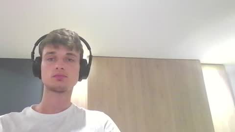 Snapshot of london_tomy chatting on September 2025 04:34:02 AM london_tomy online show from September 2025 04:34:02 AM