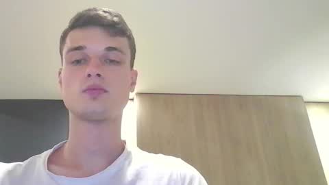 Snapshot of london_tomy chatting on September 2025 12:03:02 AM london_tomy online show from September 2025 12:03:02 AM