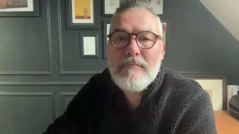 EnglishBear online show from January 2026 01:15:01 PM