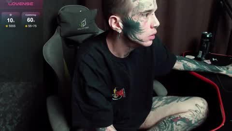 Chris online show from November 2025 01:02:01 PM