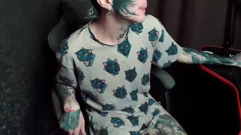 Chris online show from November 2025 07:56:02 PM