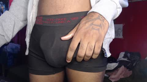 Snapshot of longdickservice01 chatting on January 2025 10:47:01 AM professionalbreastsucker online show from January 2025 10:47:01 AM