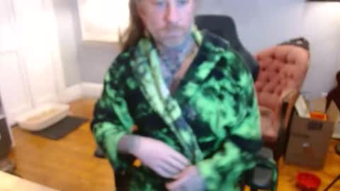 longhair online show from December 2025 04:28:02 AM