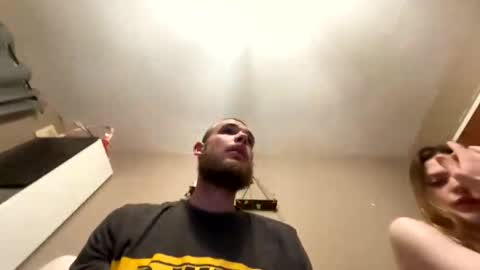 Unknowncouple online show from April 2026 09:48:02 PM