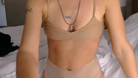 Snapshot of longlegstammy chatting on November 2025 12:48:01 PM Cutenurse91 online show from November 2025 12:48:01 PM