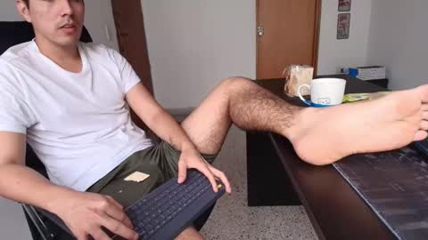 looki 16 online show from October 2025 04:06:02 PM